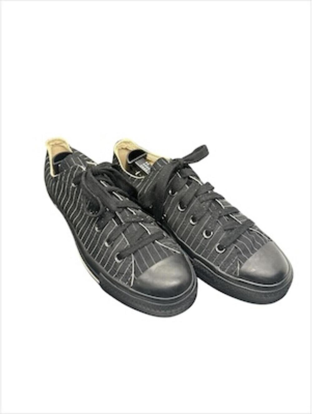 Black striped Converse